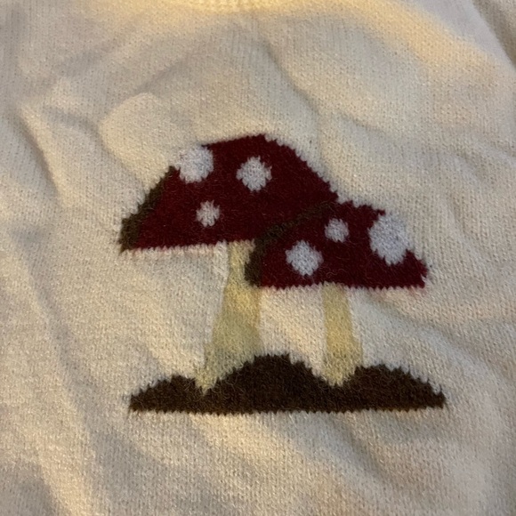 🎉HOST PICK🎉Girls Mushroom Pattern Sweater, Size 5/6 and 7/8, NWOT - Picture 8 of 9